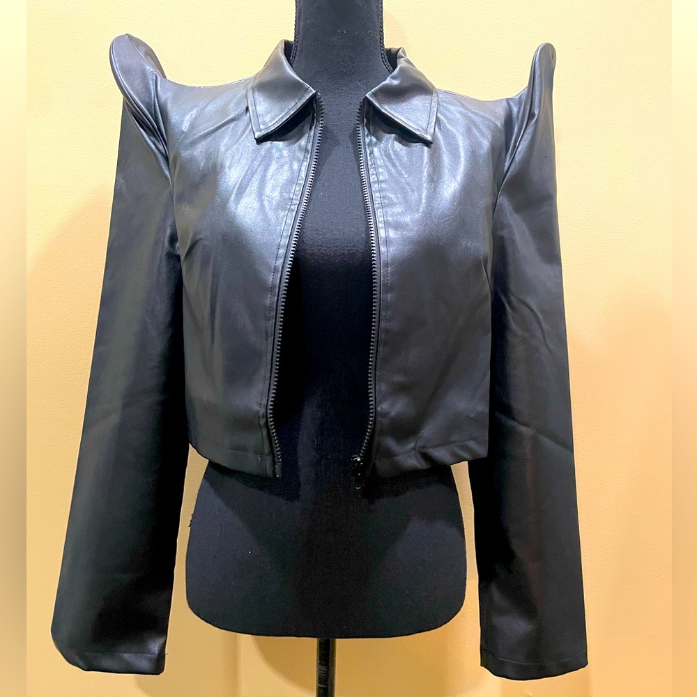 Cropped Black Faux Leather Jacket with High Neck and Structured Shoulders